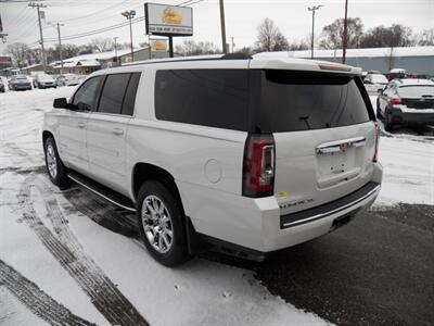 2020 GMC Yukon XL Denali 4x4 - Photo 5 - Mishawaka, IN 46545