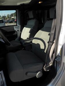 2009 Jeep Wrangler Unlimited Sahara  4X4 - Photo 10 - Mishawaka, IN 46545