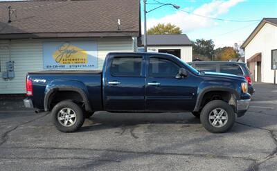 2009 GMC Sierra 1500 SLE  4x4 - Photo 2 - Mishawaka, IN 46545