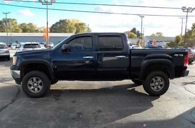 2009 GMC Sierra 1500 SLE  4x4 - Photo 6 - Mishawaka, IN 46545