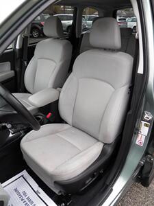2018 Subaru Forester 2.5i Premium  AWD - Photo 12 - Mishawaka, IN 46545
