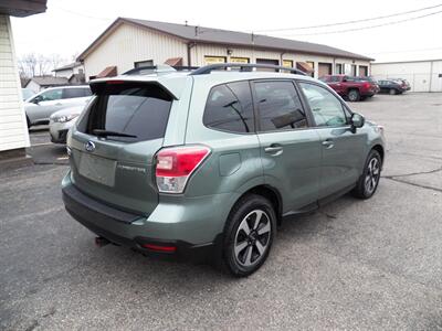 2018 Subaru Forester 2.5i Premium  AWD - Photo 3 - Mishawaka, IN 46545