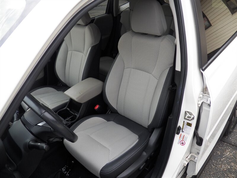 2019 Subaru Forester Premium AWD - Photo 10 - Mishawaka, IN 46545