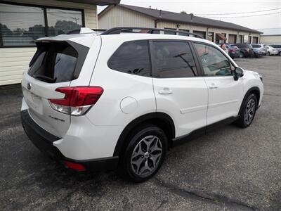 2019 Subaru Forester Premium AWD - Photo 2 - Mishawaka, IN 46545