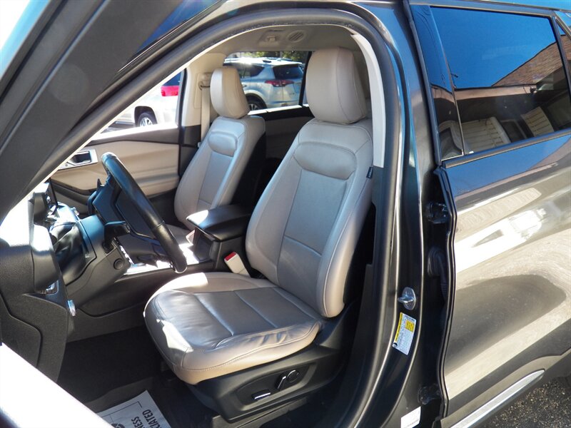 2020 Ford Explorer Limited AWD - Photo 8 - Mishawaka, IN 46545