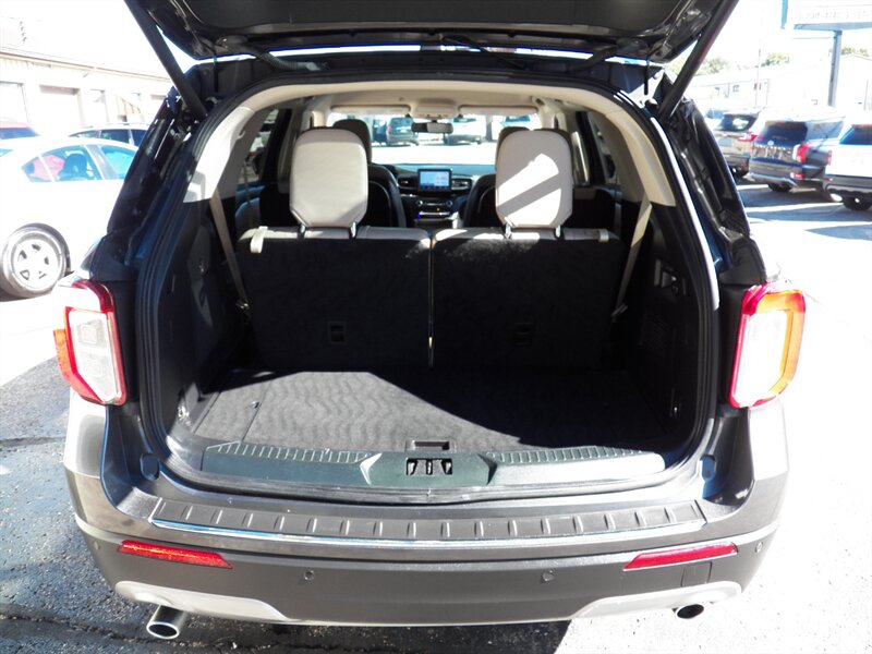 2020 Ford Explorer Limited AWD - Photo 12 - Mishawaka, IN 46545