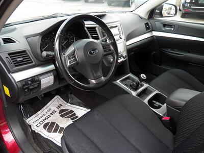 2012 Subaru Outback 2.5i Premium AWD - Photo 7 - Mishawaka, IN 46545
