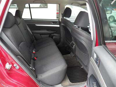2012 Subaru Outback 2.5i Premium AWD - Photo 10 - Mishawaka, IN 46545