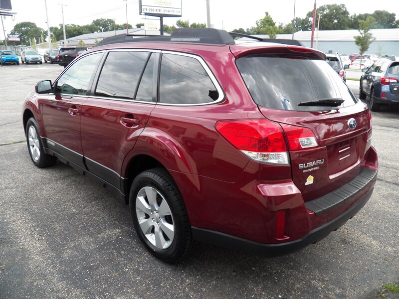 2012 Subaru Outback 2.5i Premium AWD - Photo 3 - Mishawaka, IN 46545
