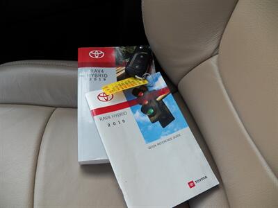 2019 Toyota RAV4 Hybrid LE AWD - Photo 33 - Mishawaka, IN 46545