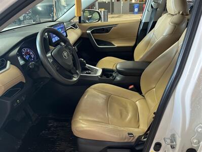2019 Toyota RAV4 Hybrid LE  AWD - Photo 5 - Mishawaka, IN 46545