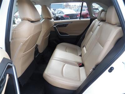 2019 Toyota RAV4 Hybrid LE AWD - Photo 11 - Mishawaka, IN 46545
