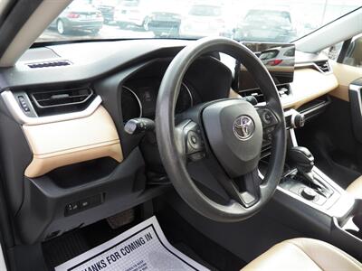 2019 Toyota RAV4 Hybrid LE AWD - Photo 9 - Mishawaka, IN 46545