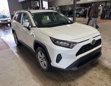 2019 Toyota RAV4 Hybrid LE  AWD - Photo 2 - Mishawaka, IN 46545