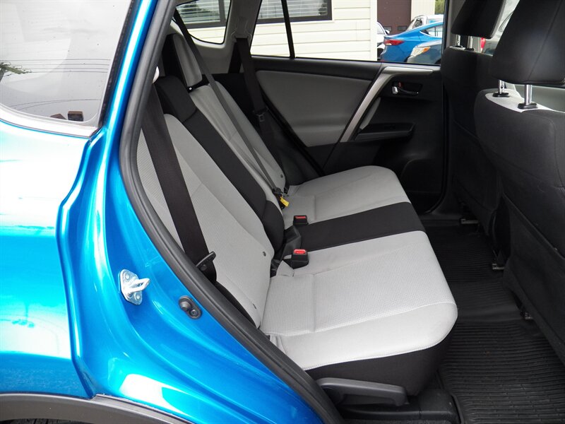 2018 Toyota RAV4 XLE AWD - Photo 8 - Mishawaka, IN 46545
