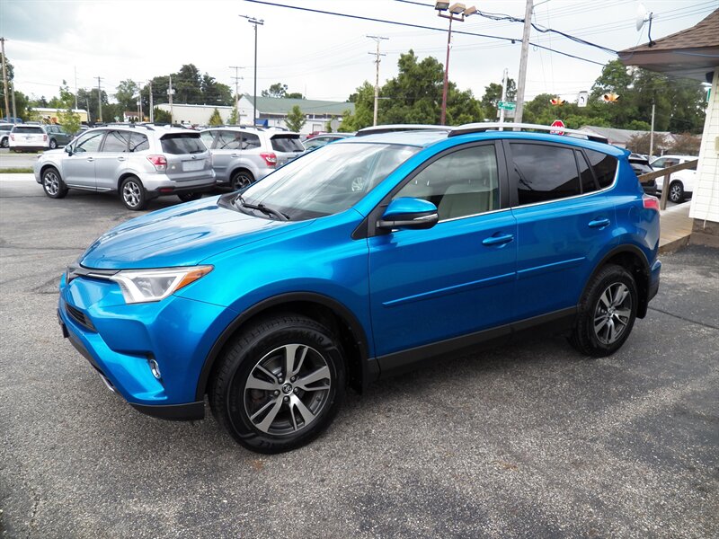 2018 Toyota RAV4 XLE  AWD - Photo 1 - Mishawaka, IN 46545