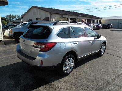 2015 Subaru Outback 2.5i  AWD - Photo 3 - Mishawaka, IN 46545