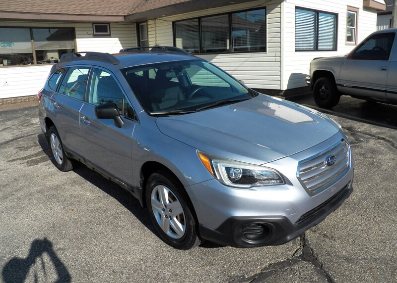 2015 Subaru Outback 2.5i AWD - Photo 1 - Mishawaka, IN 46545