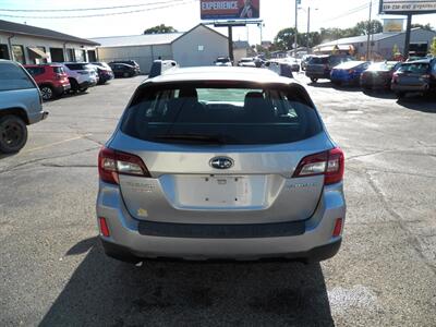 2015 Subaru Outback 2.5i  AWD - Photo 4 - Mishawaka, IN 46545
