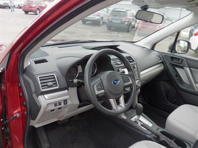 2017 Subaru Forester 2.5i  AWD - Photo 9 - Mishawaka, IN 46545