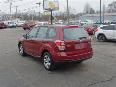 2017 Subaru Forester 2.5i  AWD - Photo 6 - Mishawaka, IN 46545