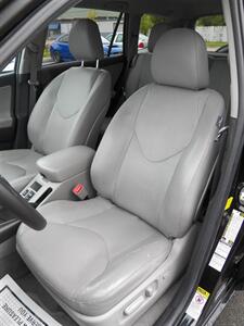 2012 Toyota RAV4 V6 Limited  AWD - Photo 12 - Mishawaka, IN 46545