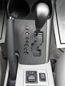 2012 Toyota RAV4 V6 Limited  AWD - Photo 24 - Mishawaka, IN 46545