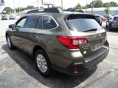 2018 Subaru Outback 2.5i Premium AWD - Photo 3 - Mishawaka, IN 46545