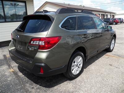 2018 Subaru Outback 2.5i Premium AWD - Photo 4 - Mishawaka, IN 46545
