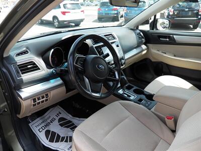 2018 Subaru Outback 2.5i Premium AWD - Photo 7 - Mishawaka, IN 46545