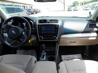 2018 Subaru Outback 2.5i Premium AWD - Photo 12 - Mishawaka, IN 46545