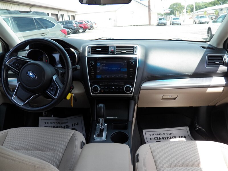 2018 Subaru Outback 2.5i Premium AWD - Photo 12 - Mishawaka, IN 46545
