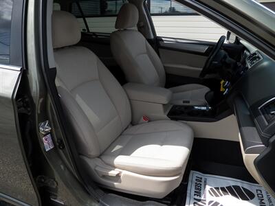 2018 Subaru Outback 2.5i Premium AWD - Photo 11 - Mishawaka, IN 46545