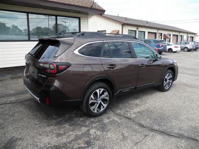 2020 Subaru Outback Limited  AWD - Photo 2 - Mishawaka, IN 46545