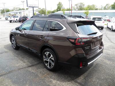 2020 Subaru Outback Limited  AWD - Photo 3 - Mishawaka, IN 46545