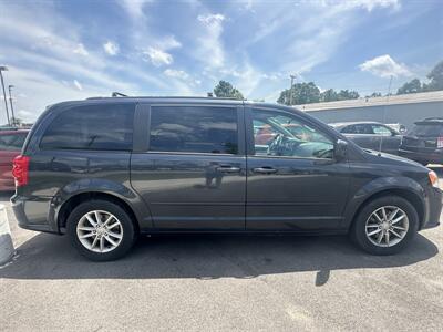 2014 Dodge Grand Caravan SXT   - Photo 3 - Mishawaka, IN 46545
