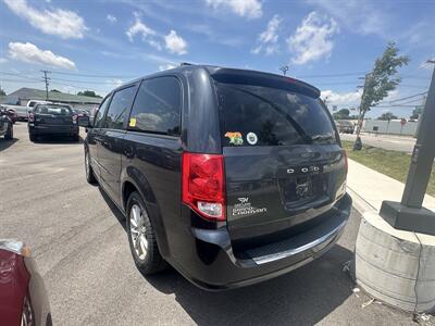 2014 Dodge Grand Caravan SXT   - Photo 6 - Mishawaka, IN 46545