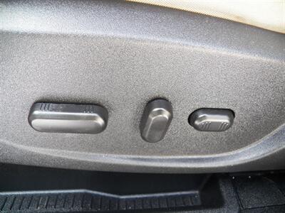 2017 Ford Escape Titanium - Photo 7 - Mishawaka, IN 46545