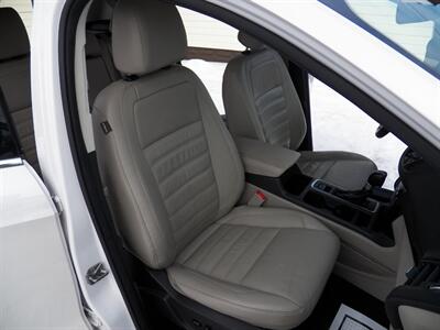 2017 Ford Escape Titanium - Photo 11 - Mishawaka, IN 46545