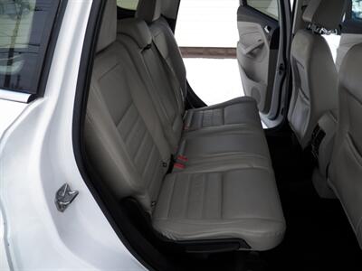 2017 Ford Escape Titanium - Photo 10 - Mishawaka, IN 46545