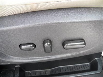 2017 Ford Escape Titanium - Photo 12 - Mishawaka, IN 46545