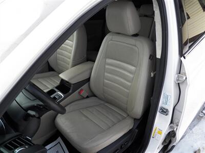 2017 Ford Escape Titanium - Photo 6 - Mishawaka, IN 46545