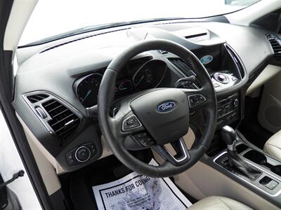 2017 Ford Escape Titanium - Photo 5 - Mishawaka, IN 46545