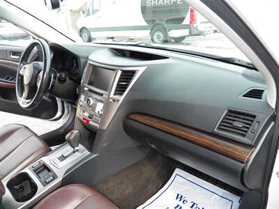 2013 Subaru Outback 2.5i Limited AWD - Photo 18 - Mishawaka, IN 46545