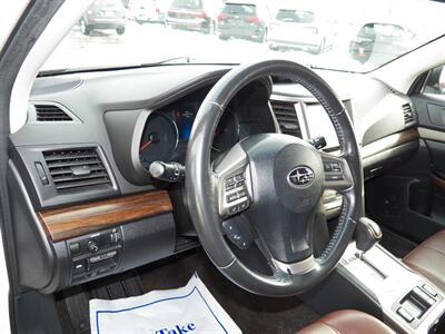 2013 Subaru Outback 2.5i Limited AWD - Photo 11 - Mishawaka, IN 46545