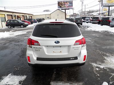 2013 Subaru Outback 2.5i Limited AWD - Photo 4 - Mishawaka, IN 46545