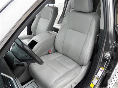 2019 Toyota Highlander XLE   - Photo 7 - Mishawaka, IN 46545
