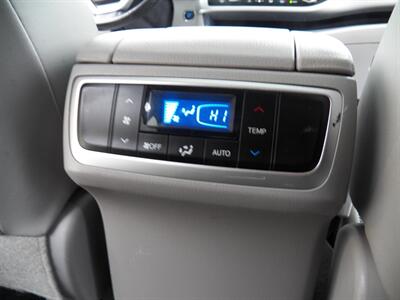 2019 Toyota Highlander XLE   - Photo 16 - Mishawaka, IN 46545