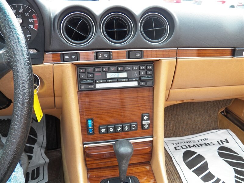 1983 Mercedes-Benz 380 SL Convertible - Photo 12 - Mishawaka, IN 46545