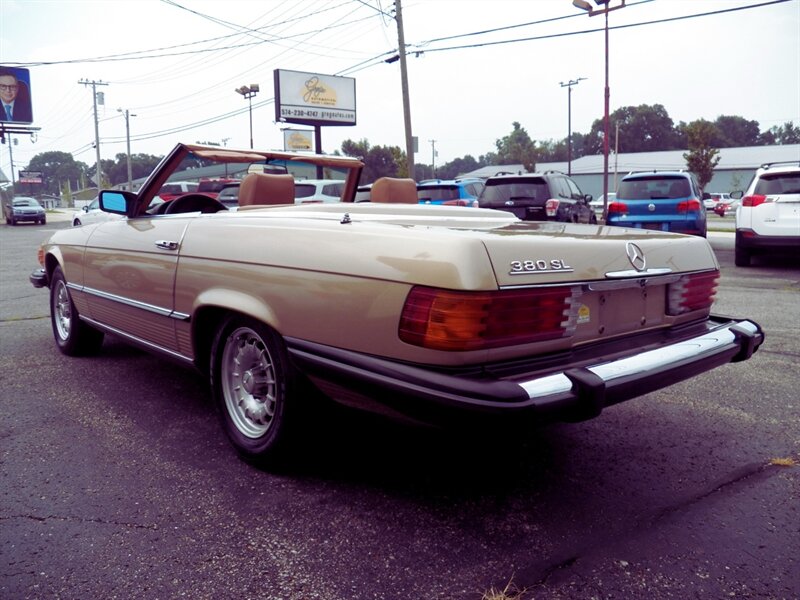 1983 Mercedes-Benz 380 SL Convertible - Photo 8 - Mishawaka, IN 46545